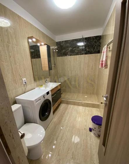 Apartament cu 3 camere semidecomandat, mobilat în Florești