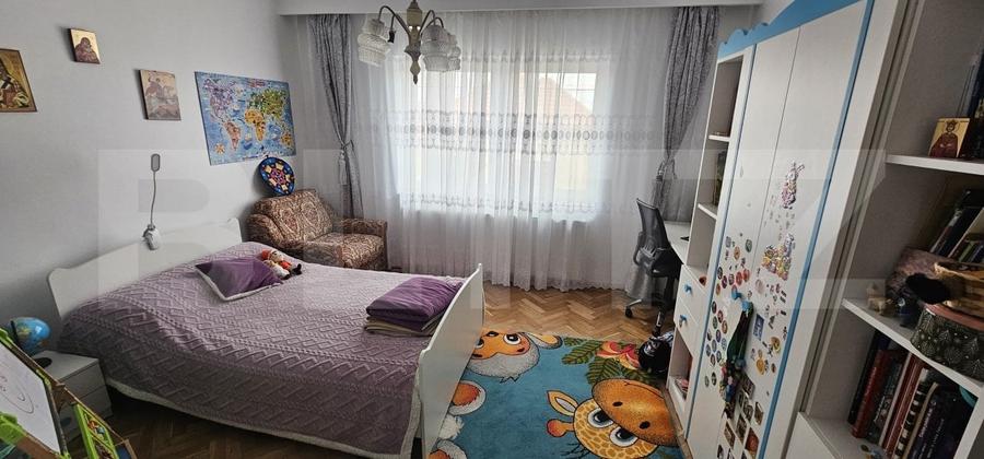 Casă individuală cu 4 camere cu Canalizare în Hunedoara