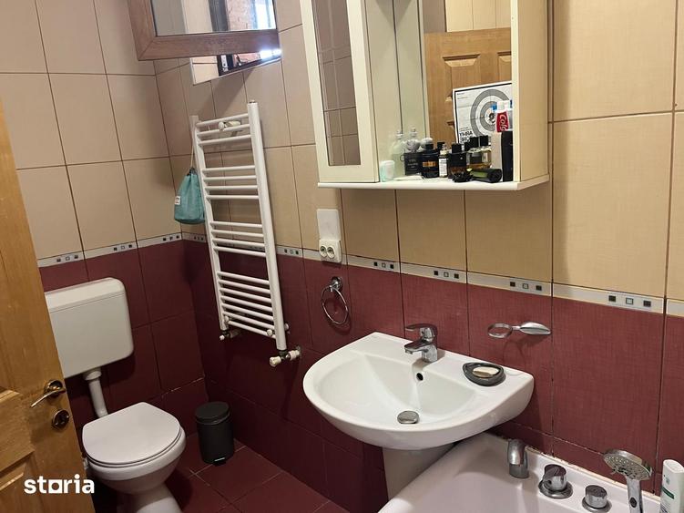 Apartament cu 3 camere decomandat în Dămăroaia