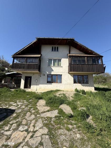 Casă cu 4 camere cu Teren 1584 Mp în Central