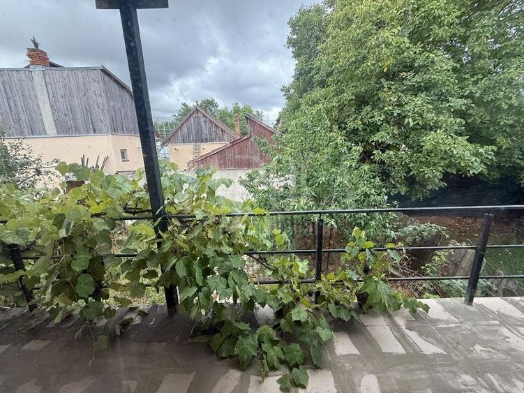 Casă individuală cu 7 camere cu Canalizare în Gruia