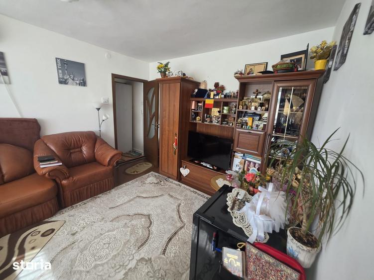 Apartament cu 2 camere nedecomandat în Republicii