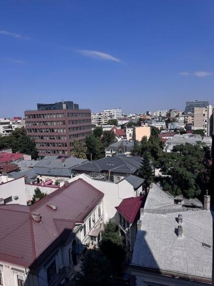 Apartament cu 2 camere decomandat în Universitate
