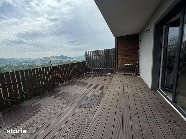 Apartament cu 4 camere în Florești