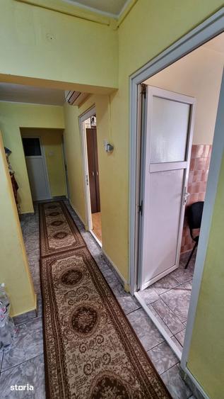 Apartament cu 3 camere decomandat, mobilat în Sud