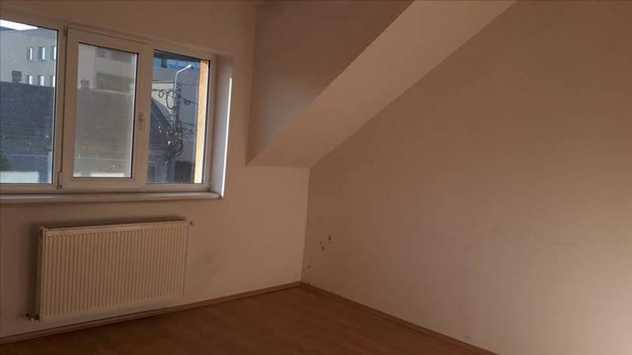 Apartament cu 3 camere decomandat, mobilat în Bălcescu