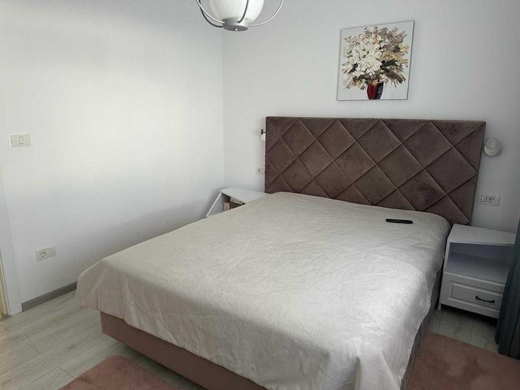 Apartament cu 2 camere semidecomandat în Vlahuță