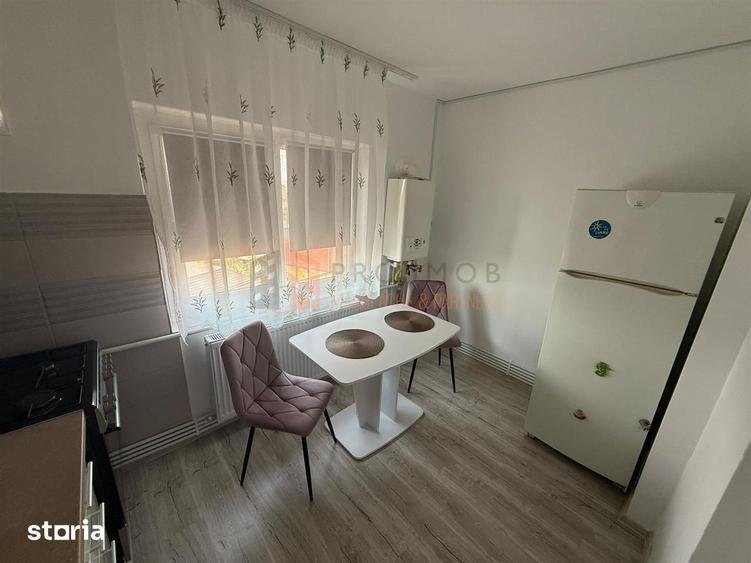 Garsonieră decomandată, mobilată în Micro 3