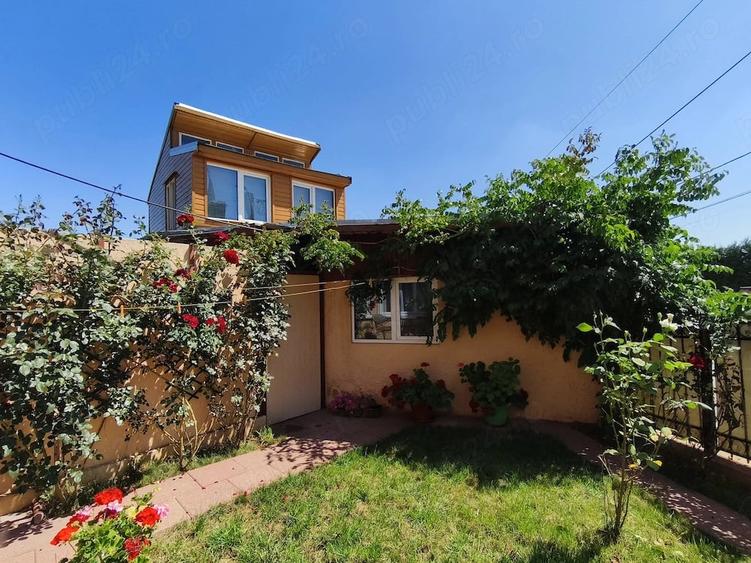 Casă cu 7 camere cu Teren 216 Mp în Central