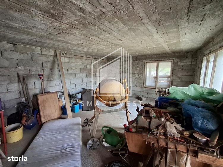 Casă cu 3 camere în Lazuri