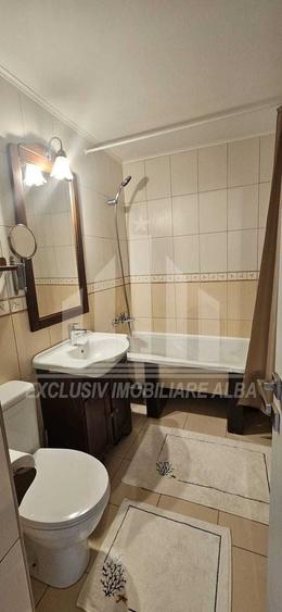 Apartament cu 3 camere decomandat, mobilat în Ampoi 3