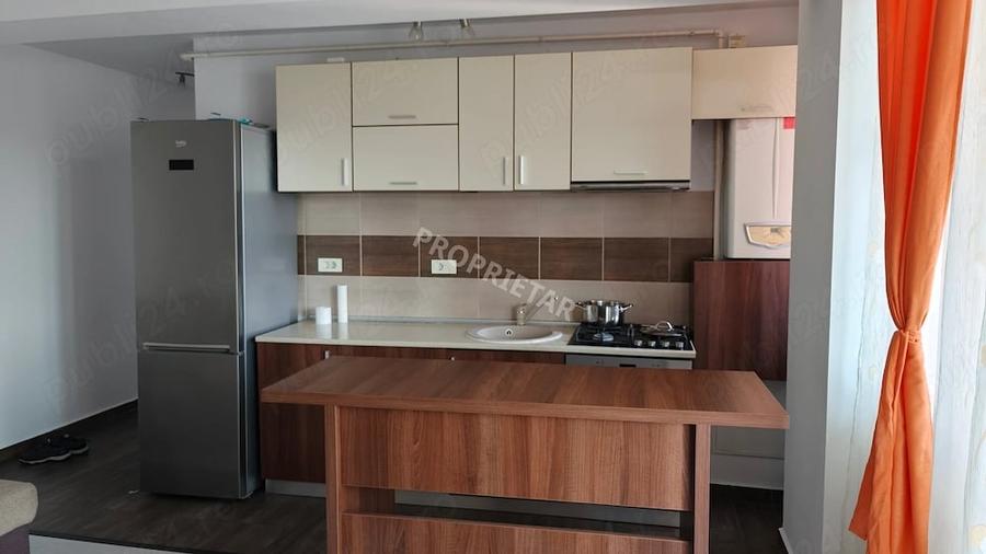 Apartament cu 3 camere decomandat în Roșu