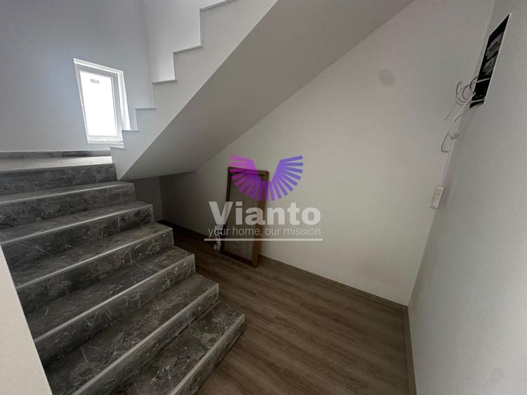 Duplex cu 5 camere cu Canalizare în Exterior Vest