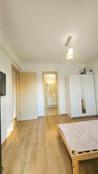 Apartament cu 3 camere semidecomandat în Străulești