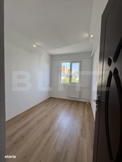 Apartament cu 3 camere semidecomandat în Craiovița Nouă