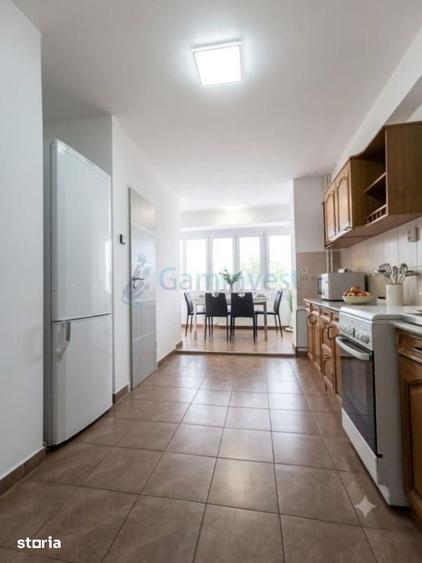 Apartament cu 4 camere, mobilat în Ultracentral