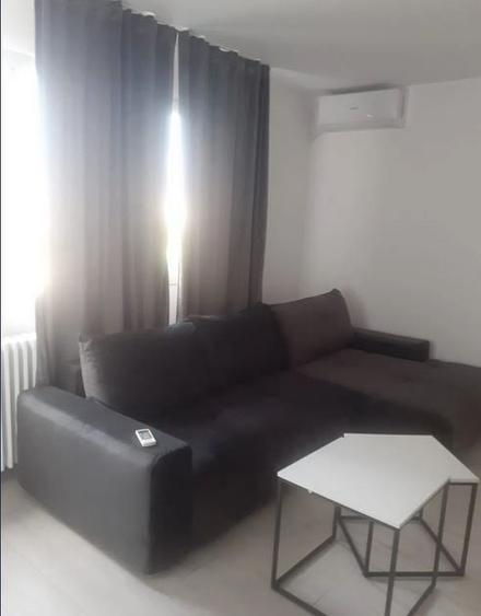 Apartament cu 2 camere decomandat în Titan