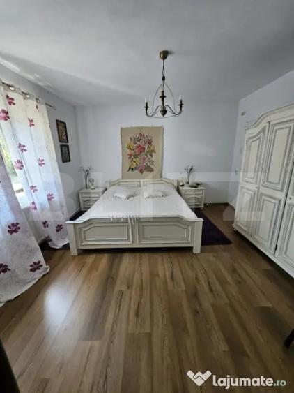 Casă cu 4 camere cu Teren 4435 Mp în Central