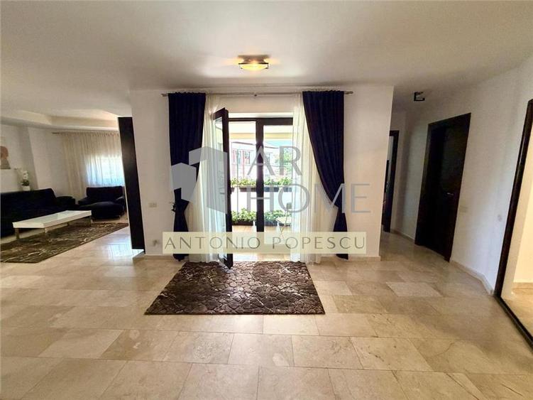 Apartament cu 3 camere decomandat, mobilat în Ultracentral