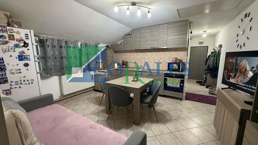 Apartament cu 3 camere semidecomandat, mobilat în Simion Bărnuțiu