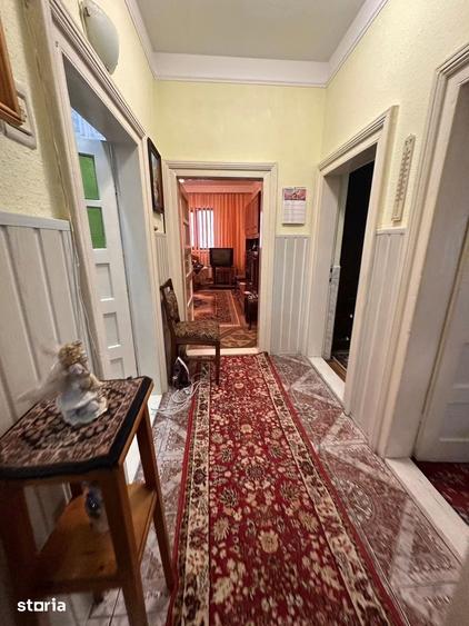 Casă cu 4 camere cu Teren 620 Mp în Central