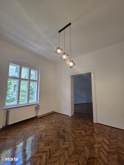 Apartament cu 2 camere, mobilat în Central