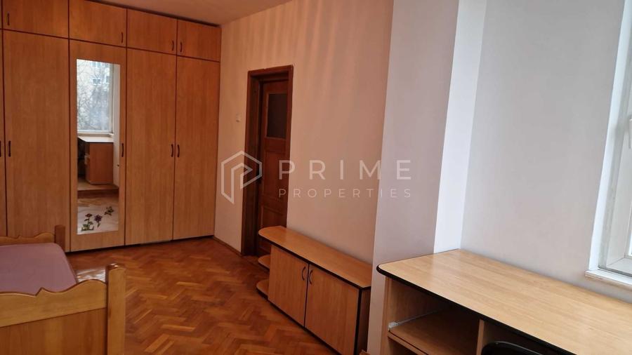 Apartament cu 3 camere decomandat în 7 Noiembrie