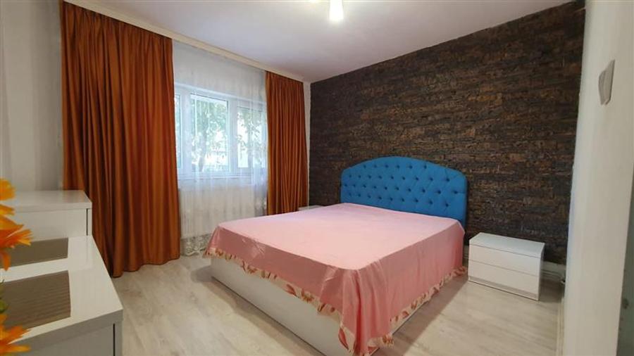 Apartament cu 3 camere decomandat în Burdujeni