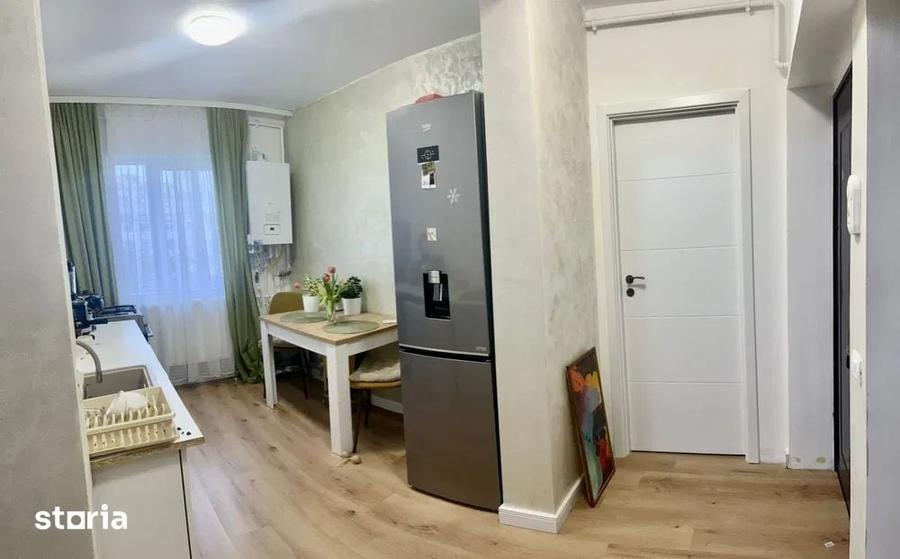 Apartament cu 3 camere în Tomis III