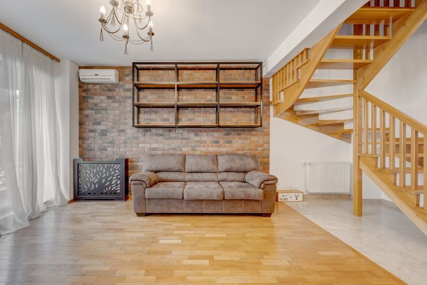 Apartament cu 3 camere decomandat, mobilat în Sisești