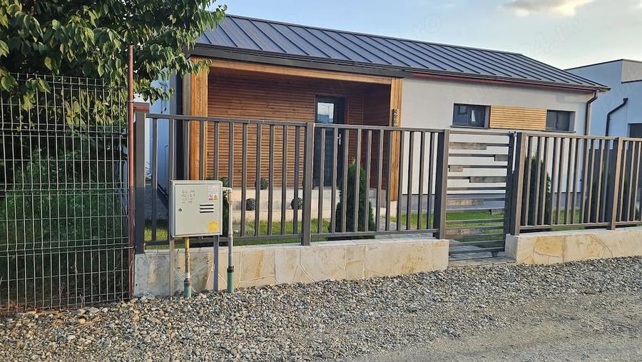 Casă cu 2 camere cu Teren 360 Mp în Vânători