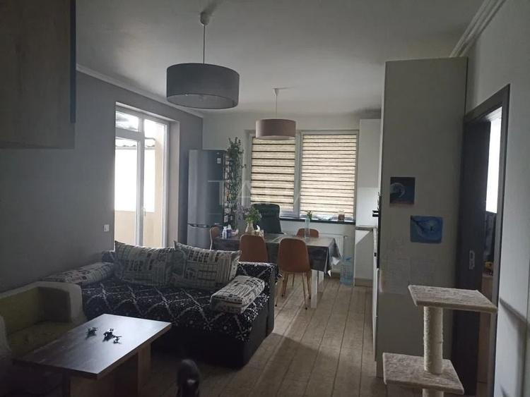 Apartament cu 3 camere de vanzare in Floresti - 1