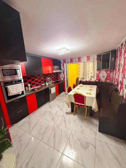 Casă cu Teren 300 Mp în Rontău