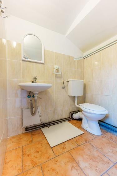 Spațiu comercial, de 27 mp, în Central