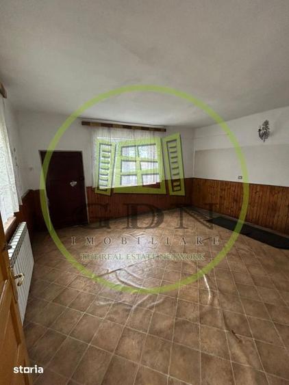 Casă cu 6 camere cu Teren 2109 Mp în Șeica Mică