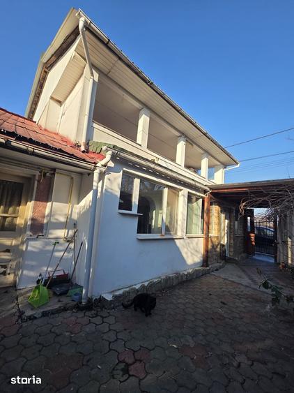 Casă cu 5 camere cu Teren 781 Mp în Central