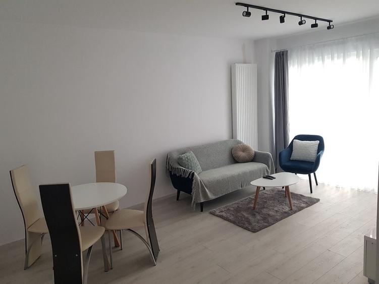 Apartament cu 2 camere semidecomandat în Bună Ziua