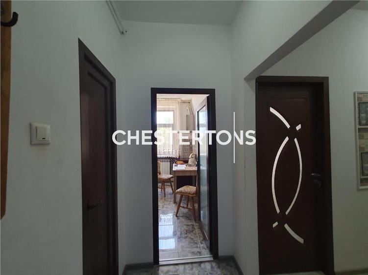 Apartament cu 2 camere decomandat, mobilat în Central