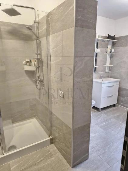 Apartament cu 4 camere semidecomandat în Giroc