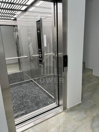 Birou, de 400 mp, în Central