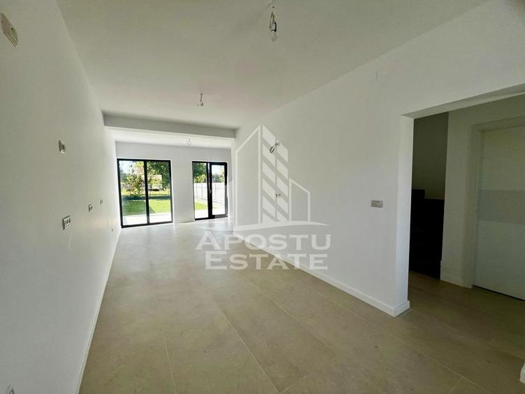 Casă cu 3 camere cu Teren 250 Mp în Plopi