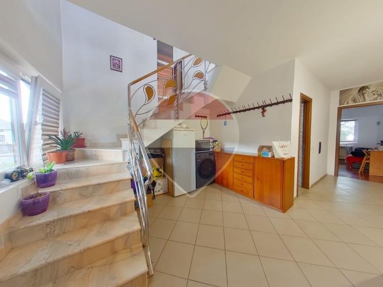 Casă individuală cu 4 camere cu Teren 622 Mp în Ieud