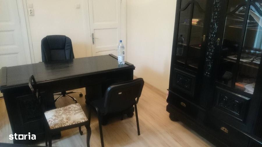 Casă cu 4 camere cu Teren 100 Mp în Central