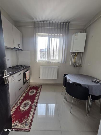 Apartament cu 2 camere decomandat în Ipotești