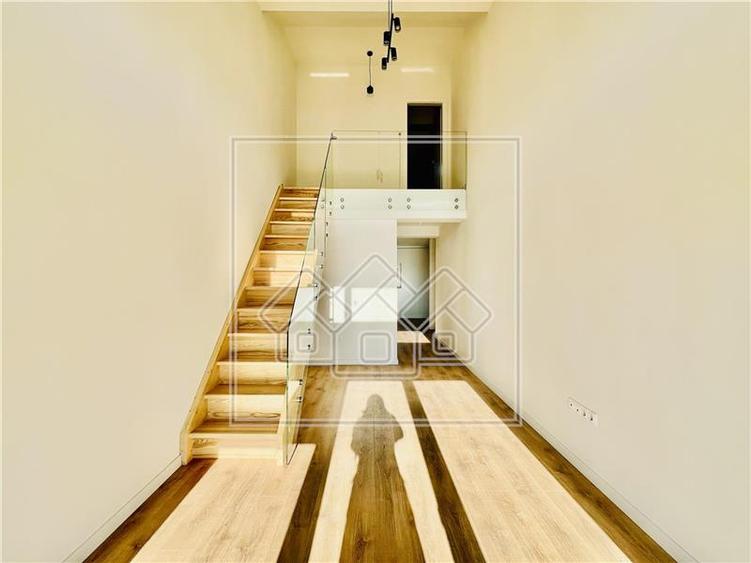 Penthouse cu 2 camere semidecomandat în Exterior Vest