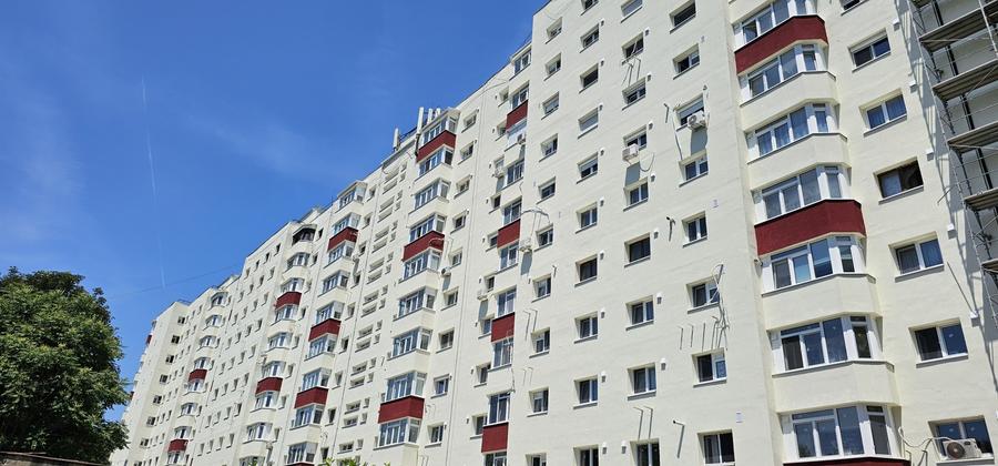 Apartament cu 4 camere semidecomandat în Olteniței
