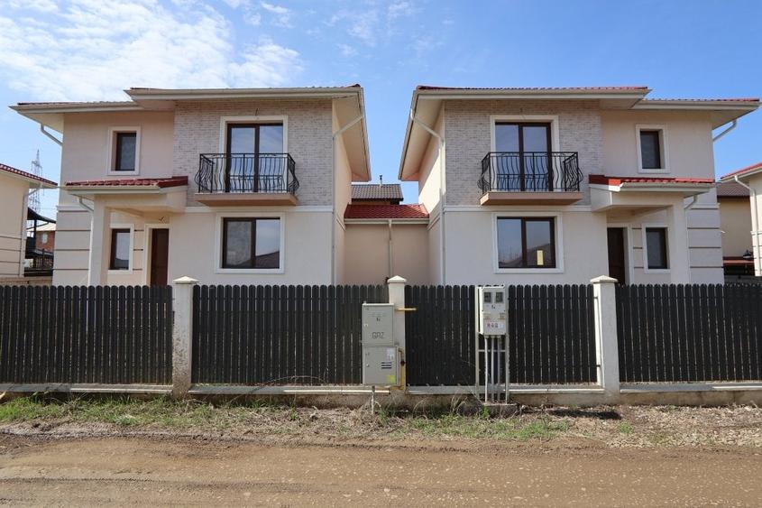 Duplex cu 4 camere cu Canalizare în Lunca Cetățuii
