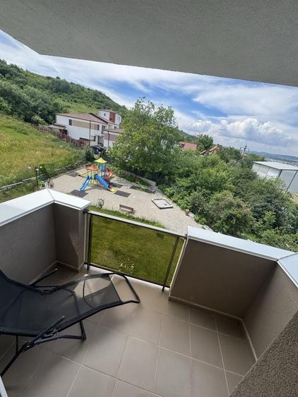 Apartament cu 3 camere decomandat în Florești