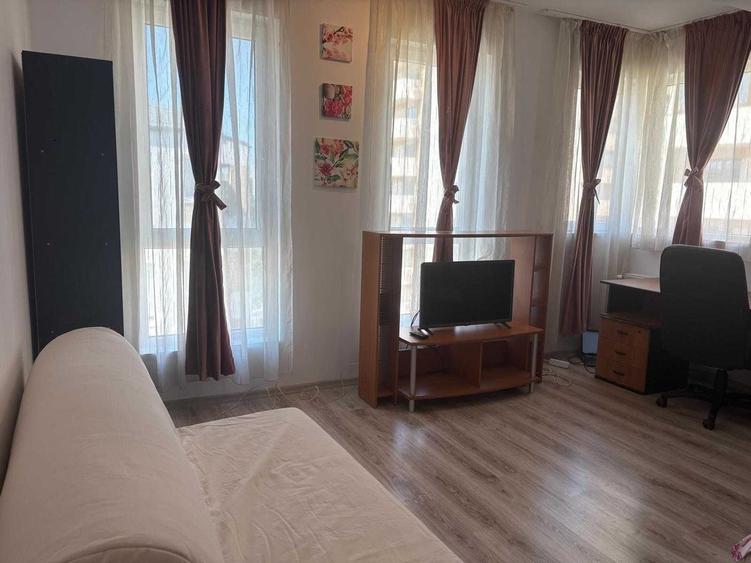 Garsonieră decomandată în Central