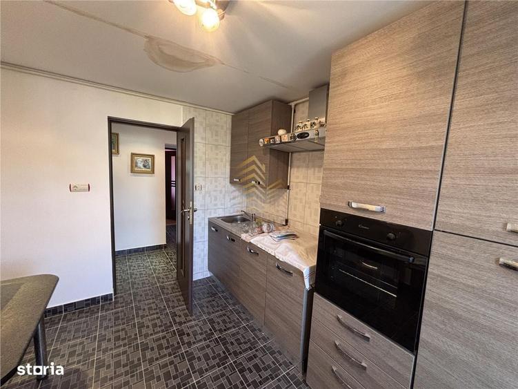 Casă cu 3 camere în Ciupercenii Noi